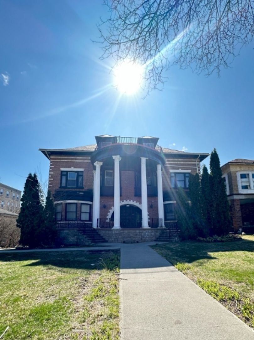 Albany Apartment: 644 Madison Avenue