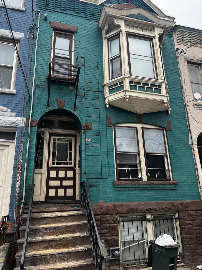 Albany Apartment: 159 Lark Street