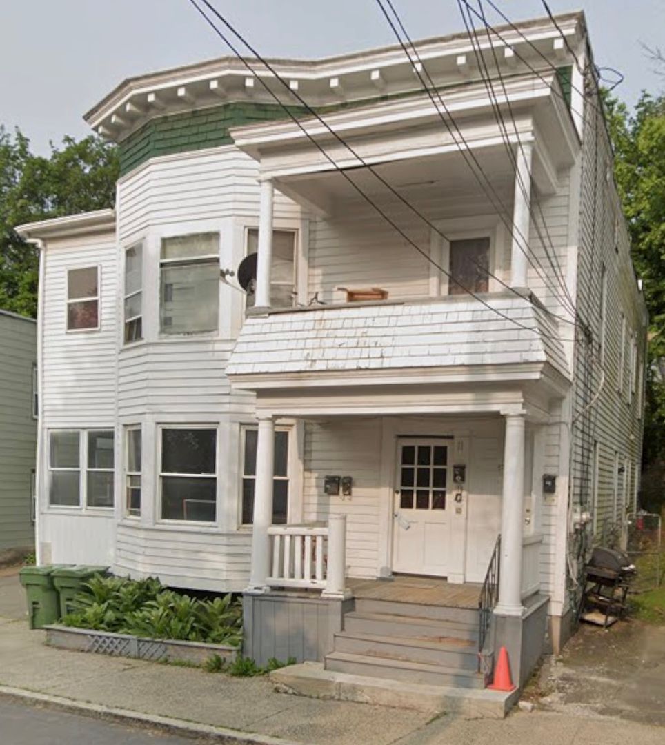 Cohoes Apartment: 11 Lancaster Street