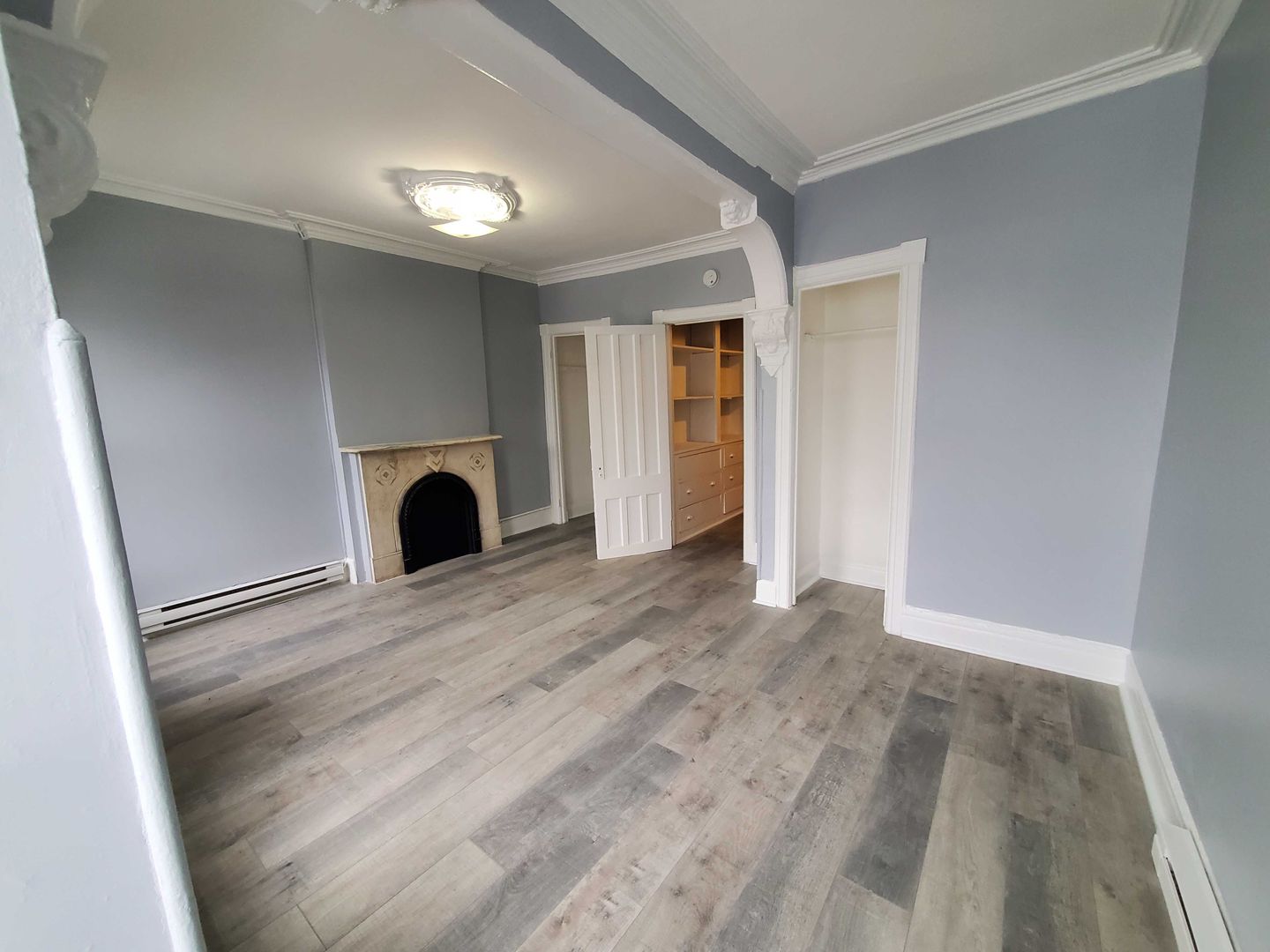 Albany Apartment: 127 Dove Street
