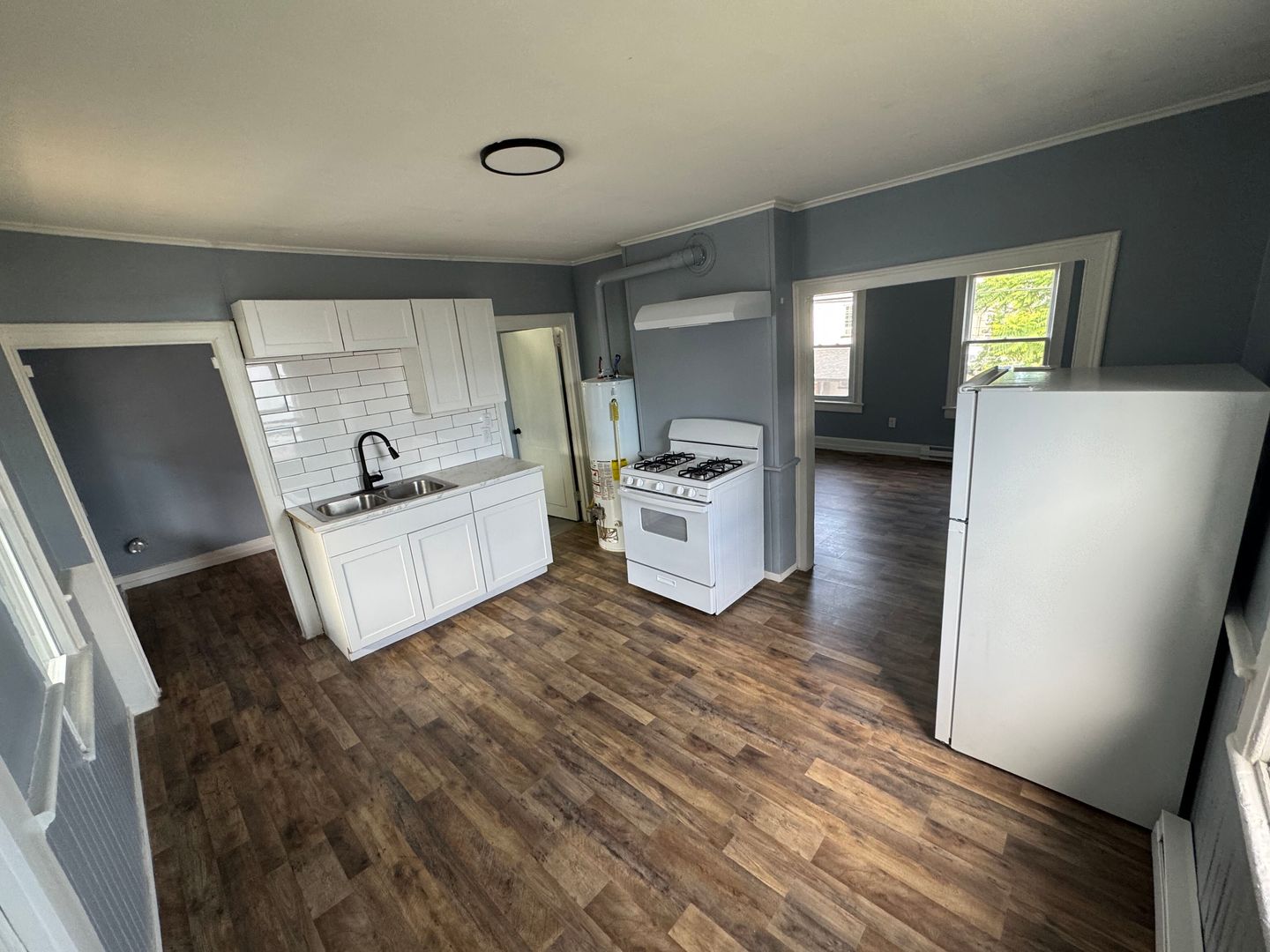 Cohoes Apartment: 44 Congress St