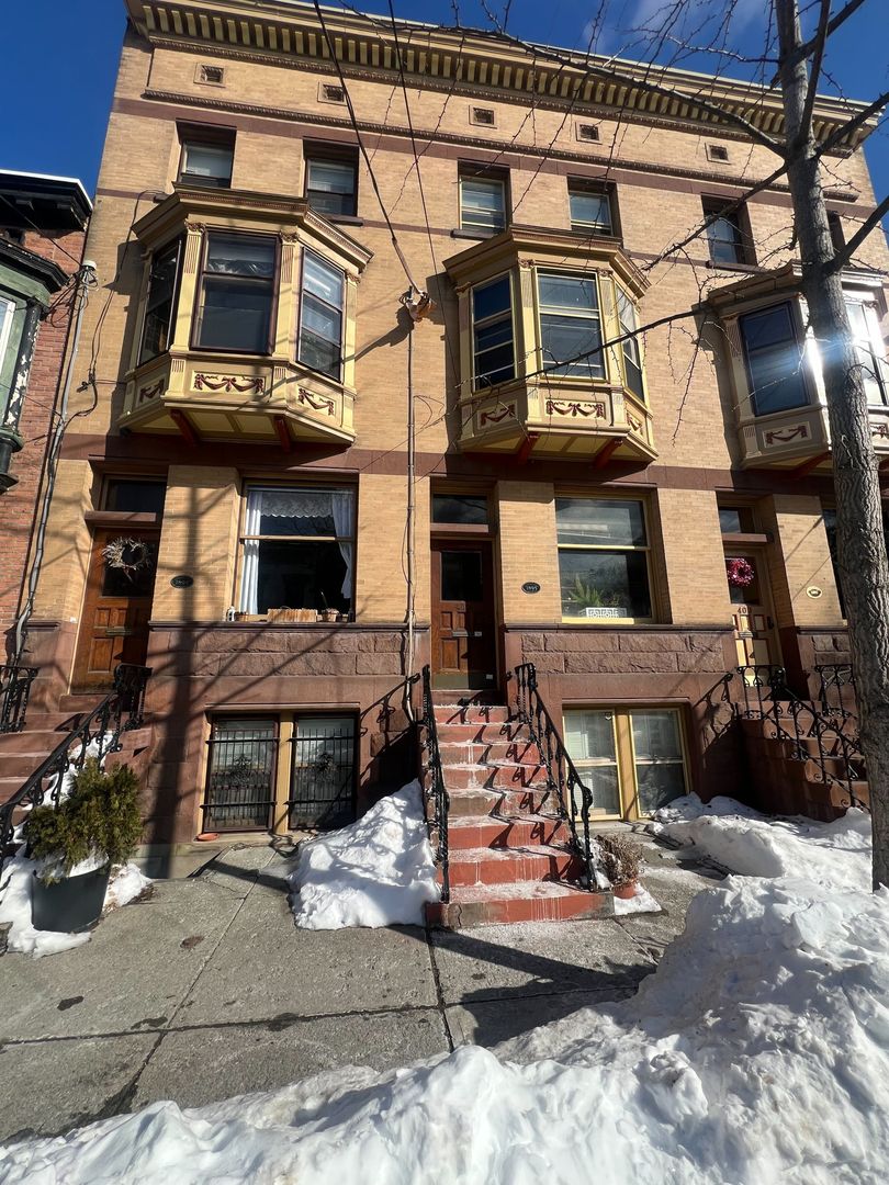 Albany Apartment: 405 Hamilton Street