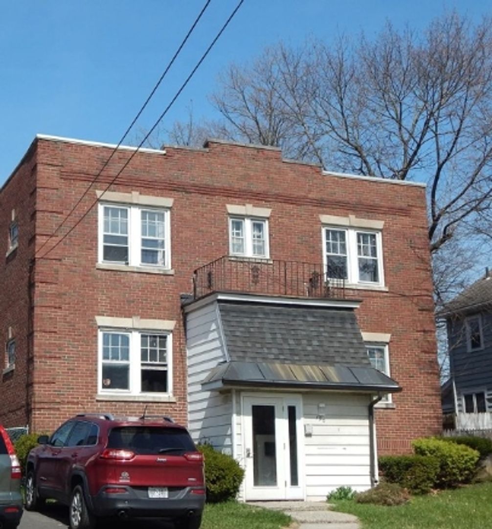 Albany Apartment: 190 South Allen Street