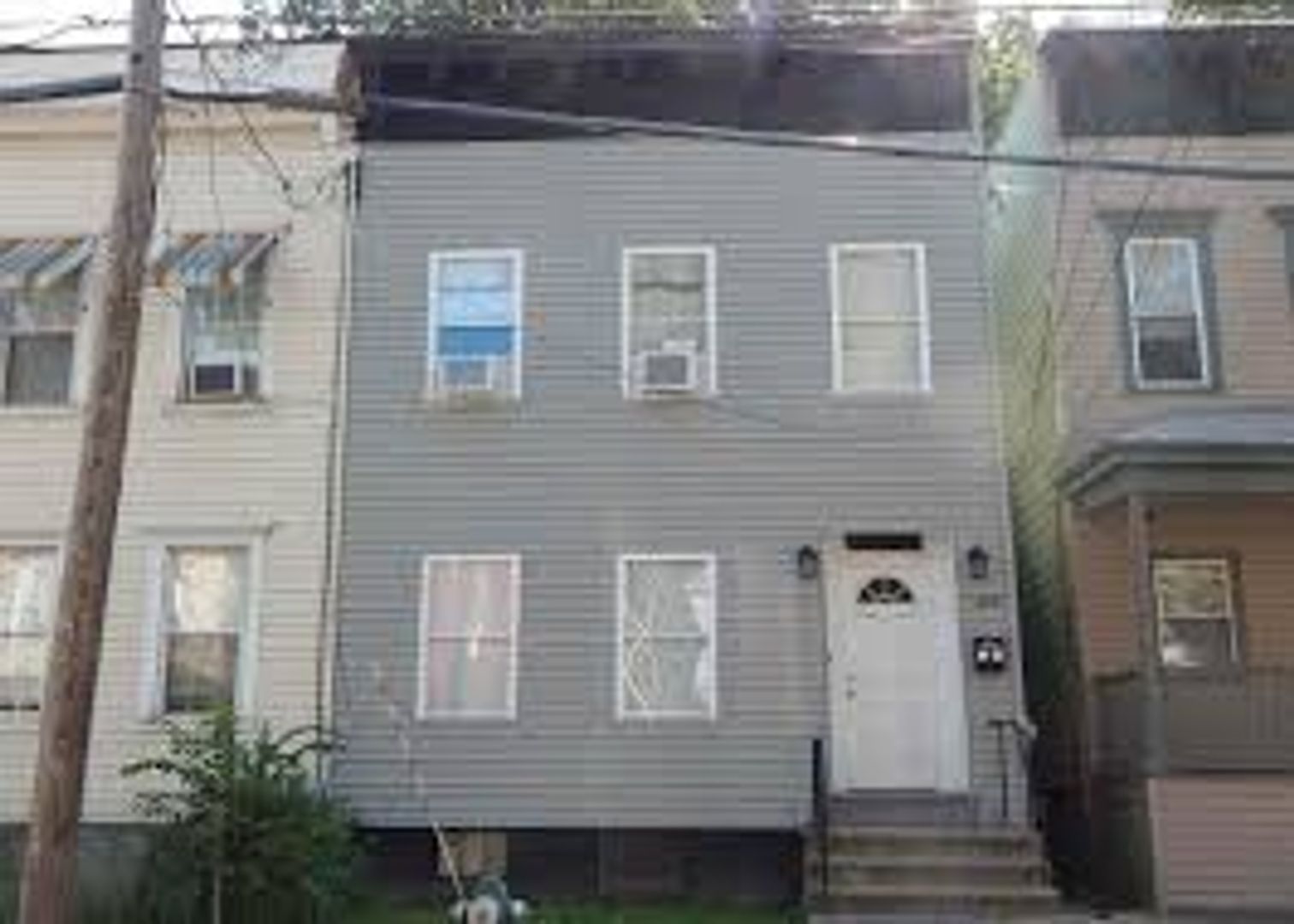 Albany House: 256 Ontario Street