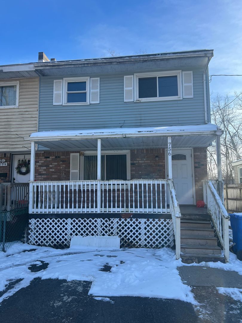 Albany House: 756 South Pearl Street