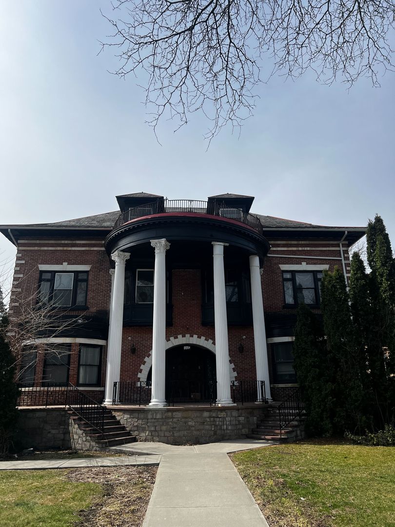 Albany Apartment: 644 Madison Avenue