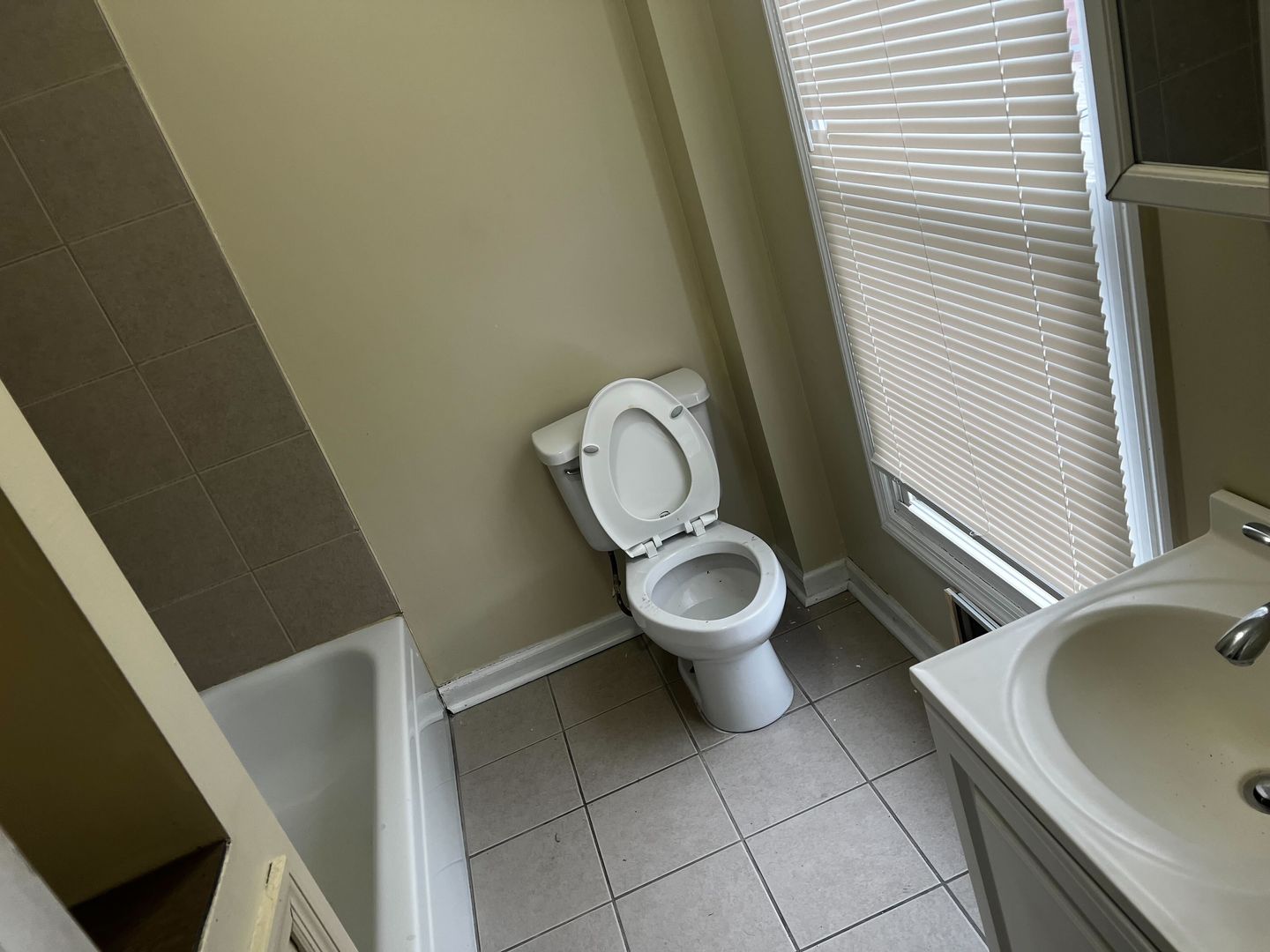 Troy Apartment: 14 101st Street