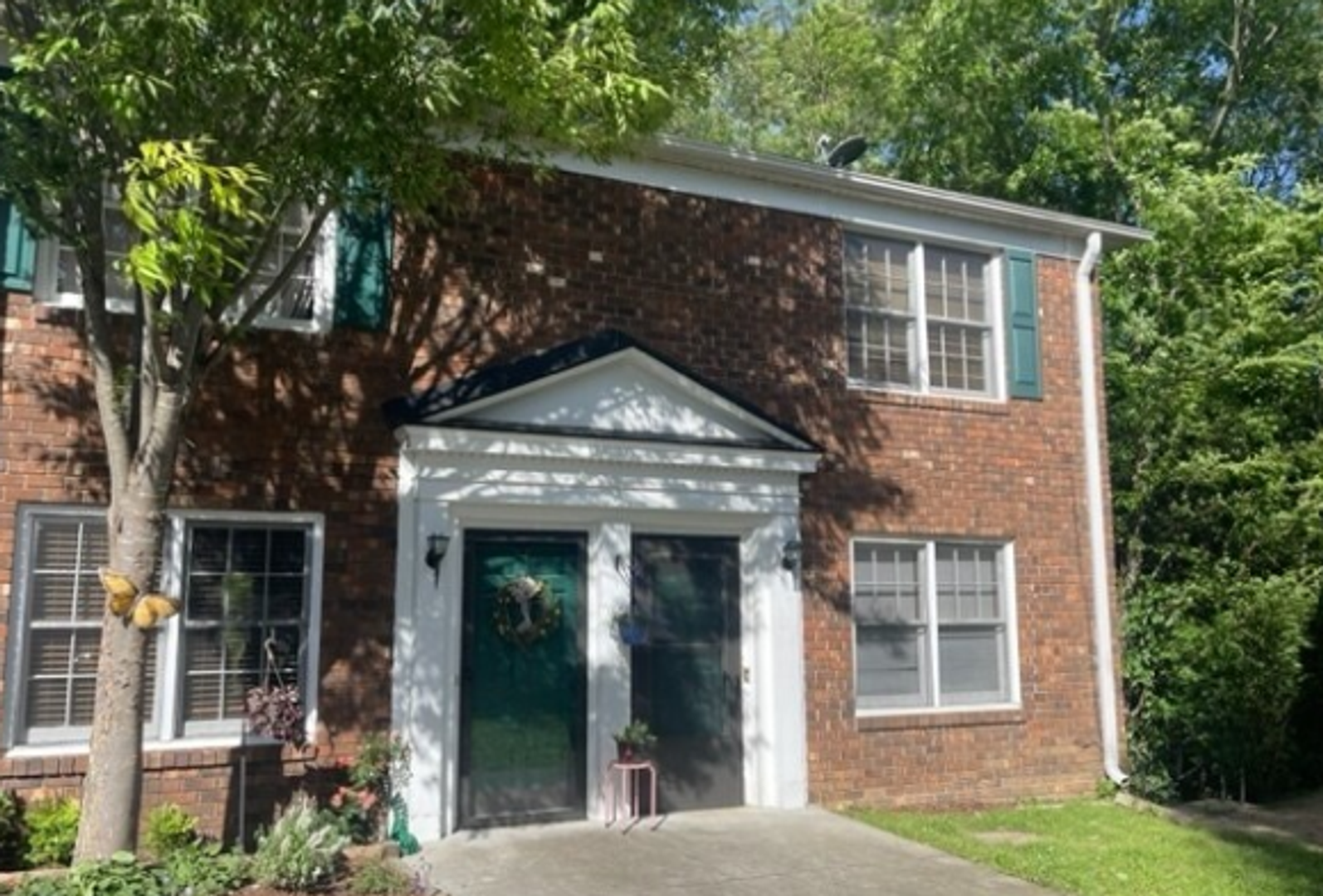 Taylors House: 1 HARTSVILLE DR UNIT 16