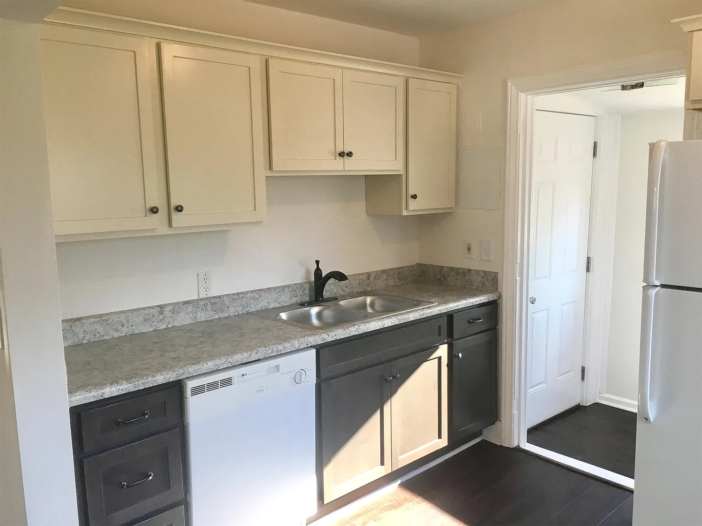 Greenville House: 14 Prancer Ave