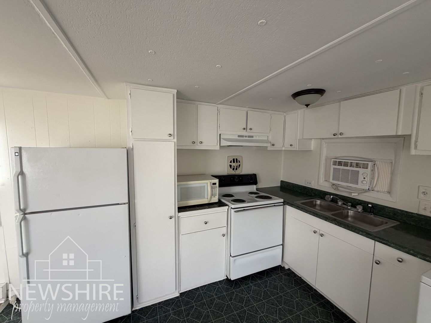 Spartanburg House: 1139 Ridgecrest Ave