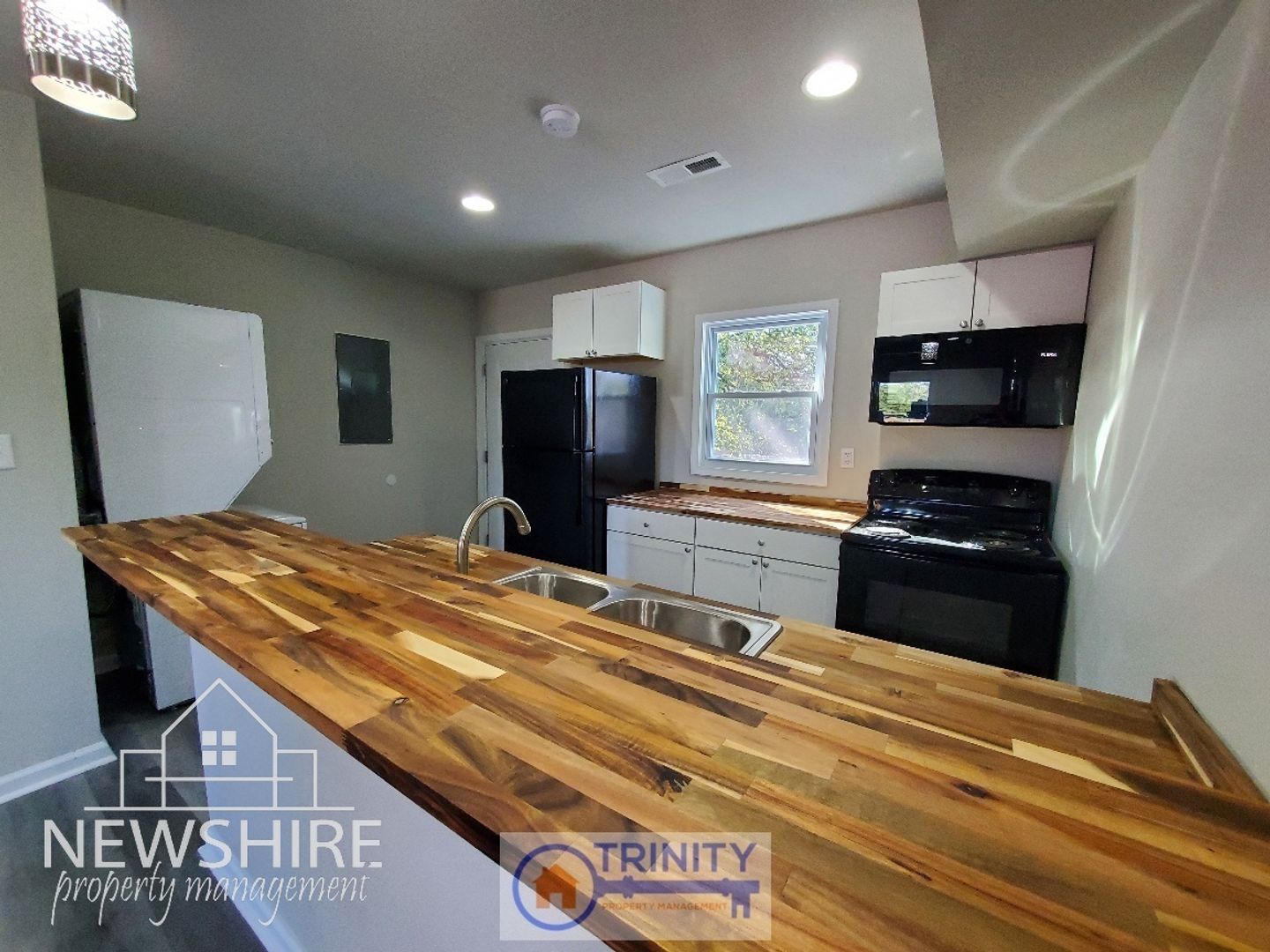 Greenville Apartment: 1101-1109 Hampton Ave. Ext.