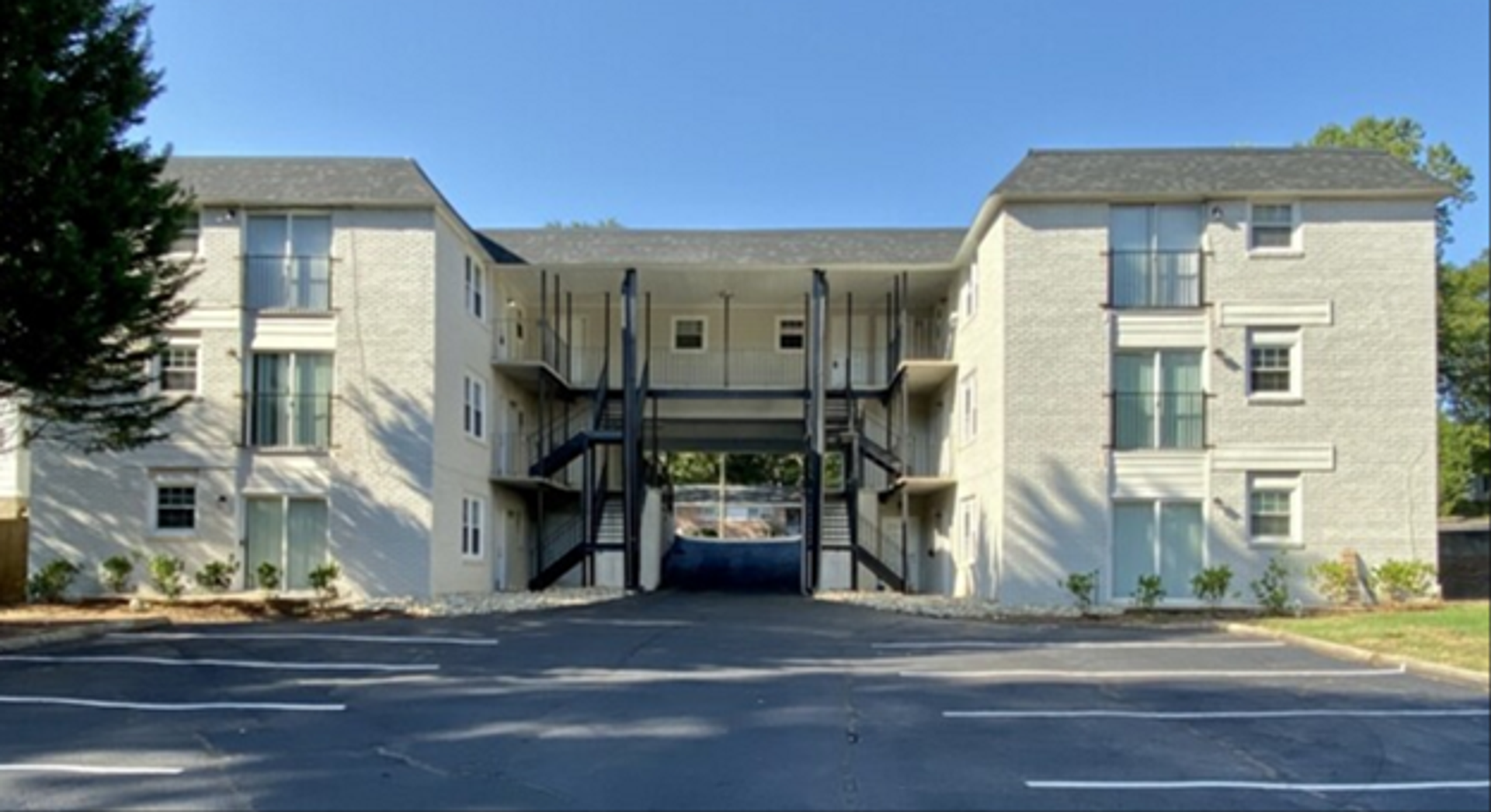 Spartanburg Apartment: 135 Oakwood Ave