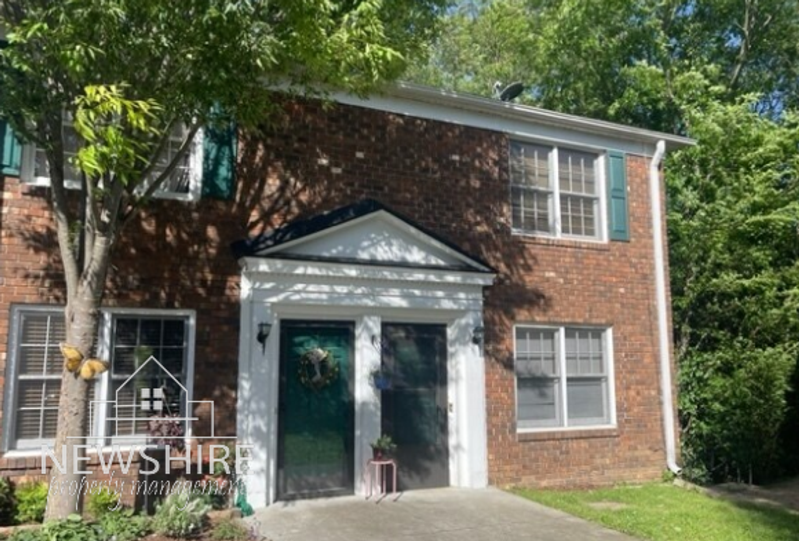 Taylors Townhome: 1 HARTSVILLE DR UNIT 16