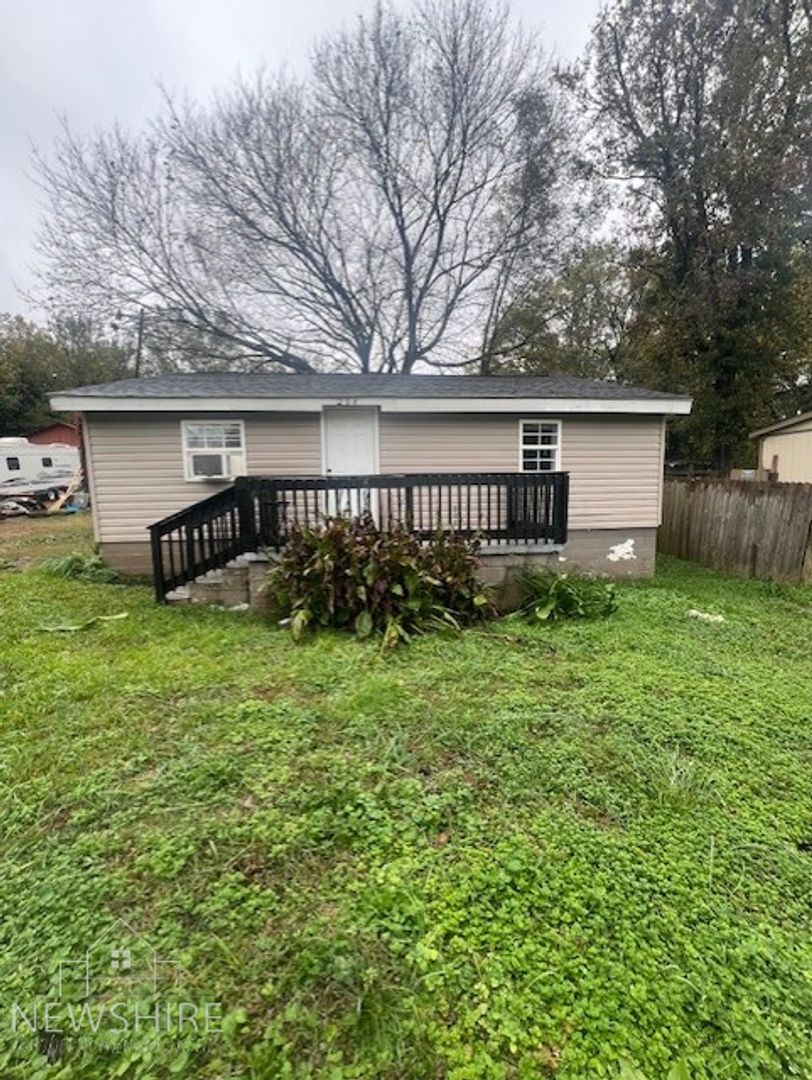 Spartanburg House: 204 North St