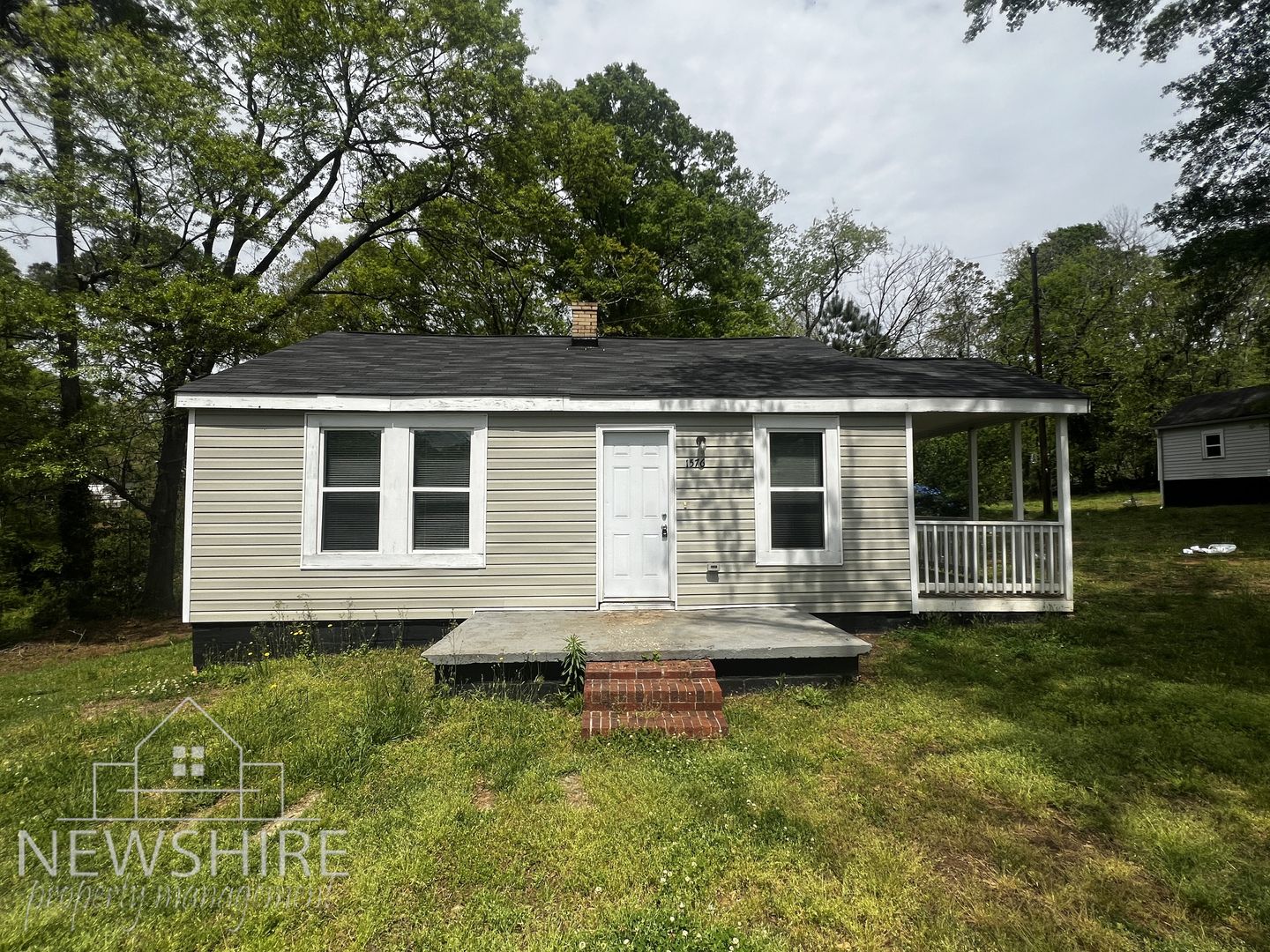 Spartanburg House: 1576 Farley Ave Ext