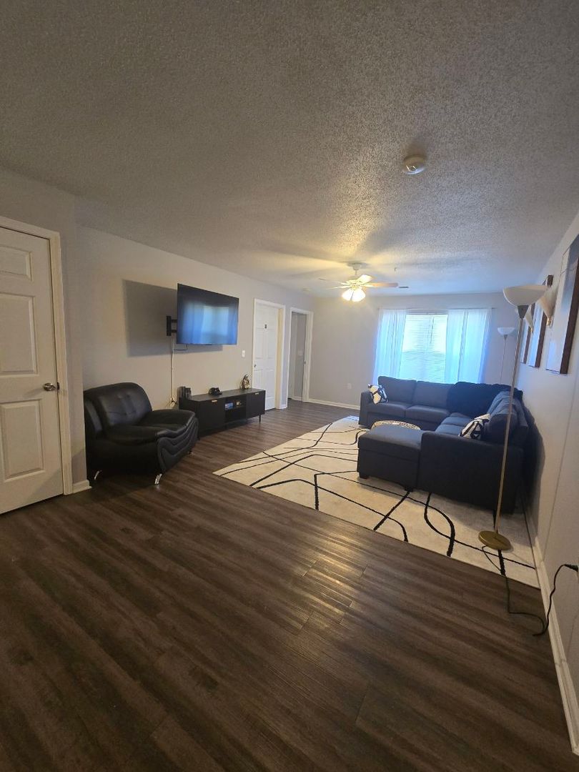 Spartanburg Apartment: 1200 College Pointe Lane