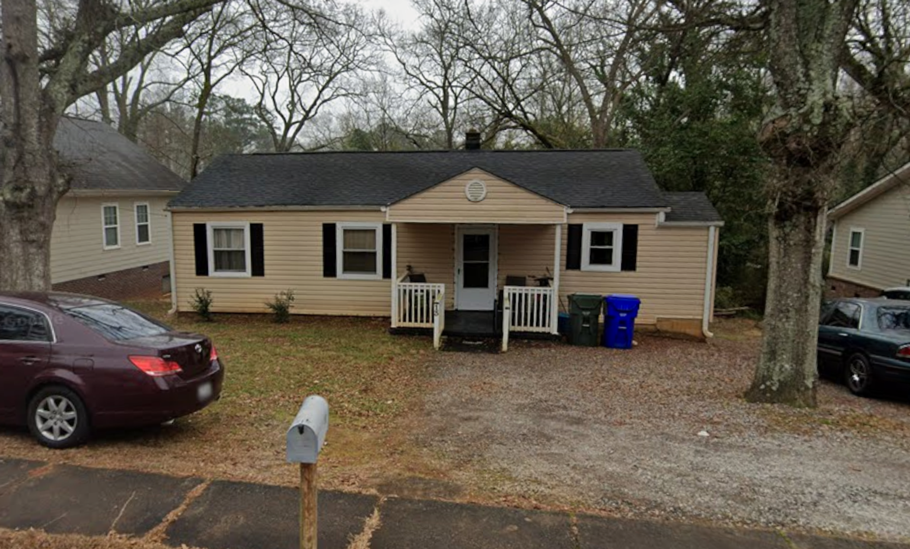 Greenville House: 13 Prancer Ave