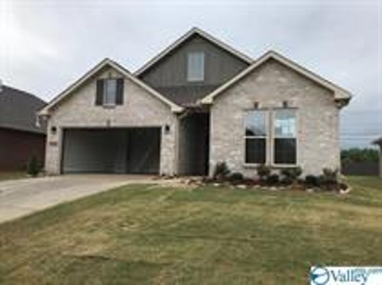 Huntsville House: 226 Pumprock Drive