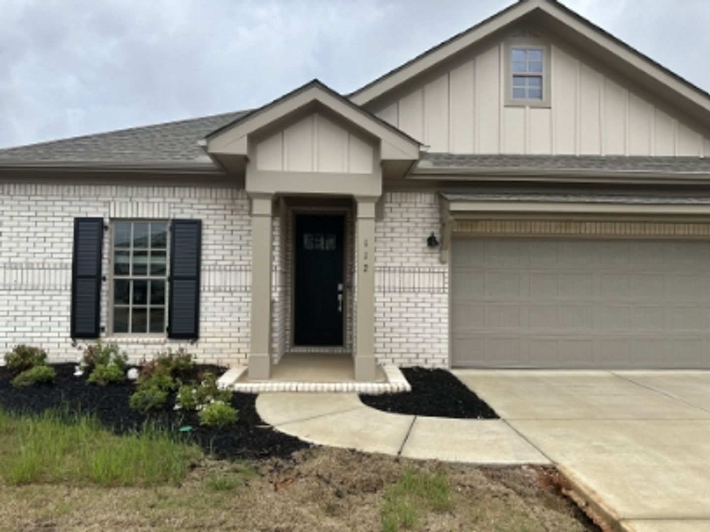 Madison House: 112 Willow Rose Ln