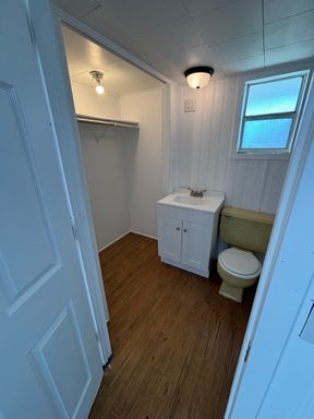 710 51st Ave Dr W, Bradenton, FL 34207