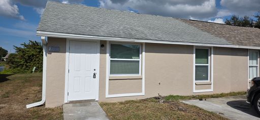 2214 30th Ave W, Bradenton, FL 34205