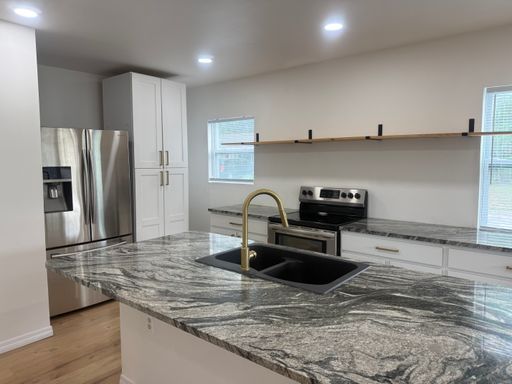2021 3rd Ave E , Bradenton, FL 34208