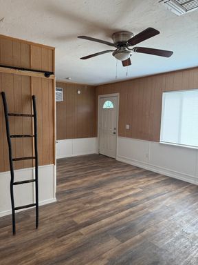 819 29th St E, Unit B, Bradenton, FL 34208