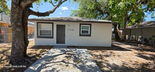 1218 7th St W, Bradenton, FL 34205