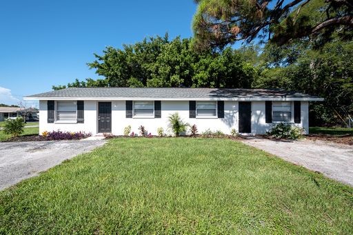 Delightful 2 Bedroom Duplex in West Bradenton – Available Furnished or Unfurnished – photo 1