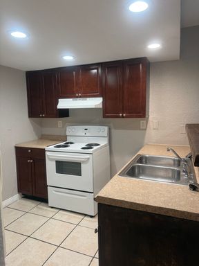 1200 70th St. N, Unit 10, St. Petersburg, FL 33710