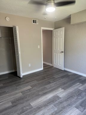 1200 70th St. N - 8, St. Petersburg, FL 33710