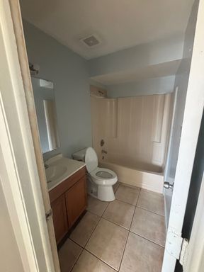 929 33rd Ave W, Bradenton, FL 34205
