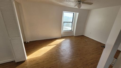 713 66th Ave W, Bradenton, FL 34207