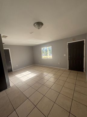 929 33rd Ave W, Bradenton, FL 34205