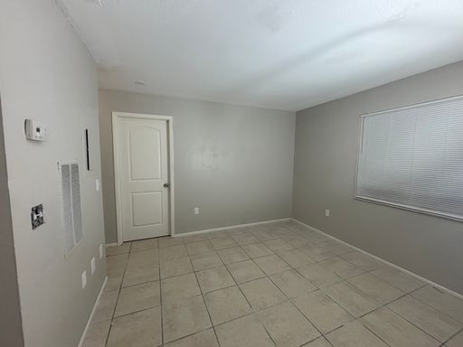 929 33rd Ave W, Bradenton, FL 34205