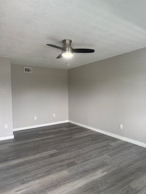 1200 70th St. N - 8, St. Petersburg, FL 33710