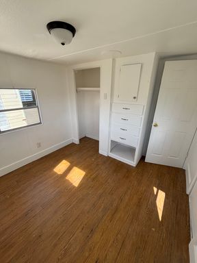 710 51st Ave Dr W, Bradenton, FL 34207