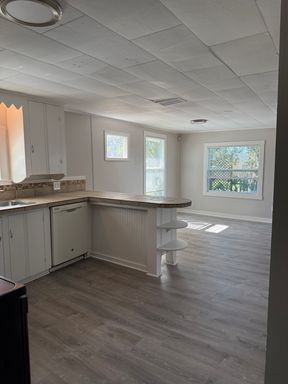 3701 16th St W, Bradenton, FL 34205