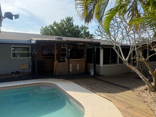 432 51st St W, Palmetto, FL 34221