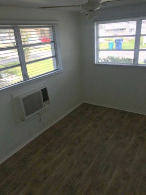 906 50th Ave Plz W, Bradenton, FL 34207