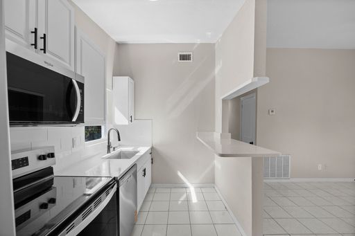 818 28th St Cir E, Bradenton, FL 34208