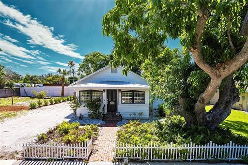 717 84th ST NW, Bradenton, FL 34209