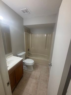 929 33rd Ave W, Bradenton, FL 34205