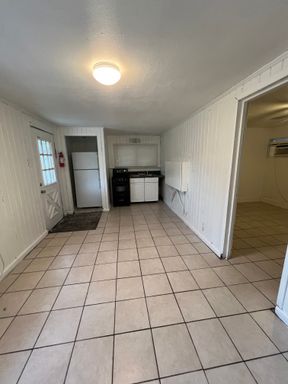 2745 9th St E, Unit B, Bradenton, FL 34208