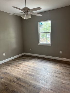 923 Hagle Park Rd, Bradenton, FL 34212