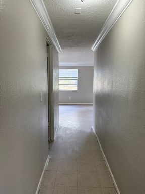 1012 57th Ave Dr E, Bradenton, FL 34203