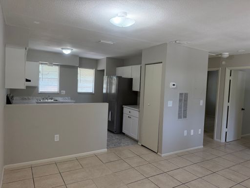 931 33rd Ave W, Bradenton, FL 34205