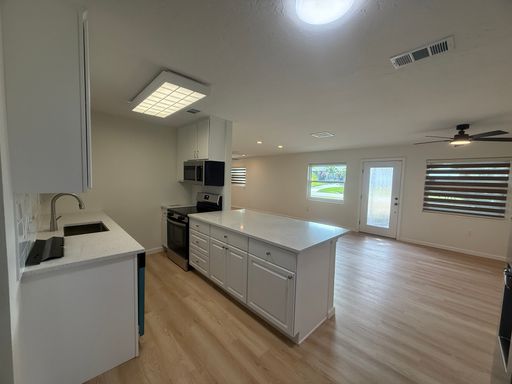 432 51st St W, Palmetto, FL 34221