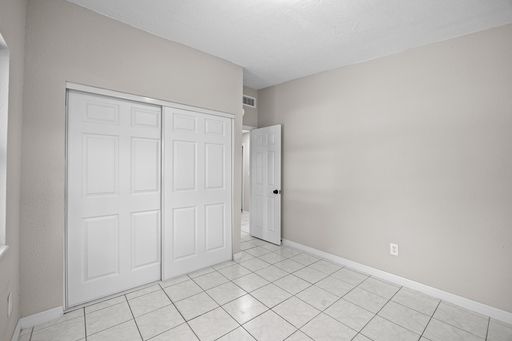 818 28th St Cir E, Bradenton, FL 34208