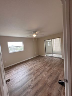 3777 Lake Bayshore Dr., H401, Bradenton, FL 34205